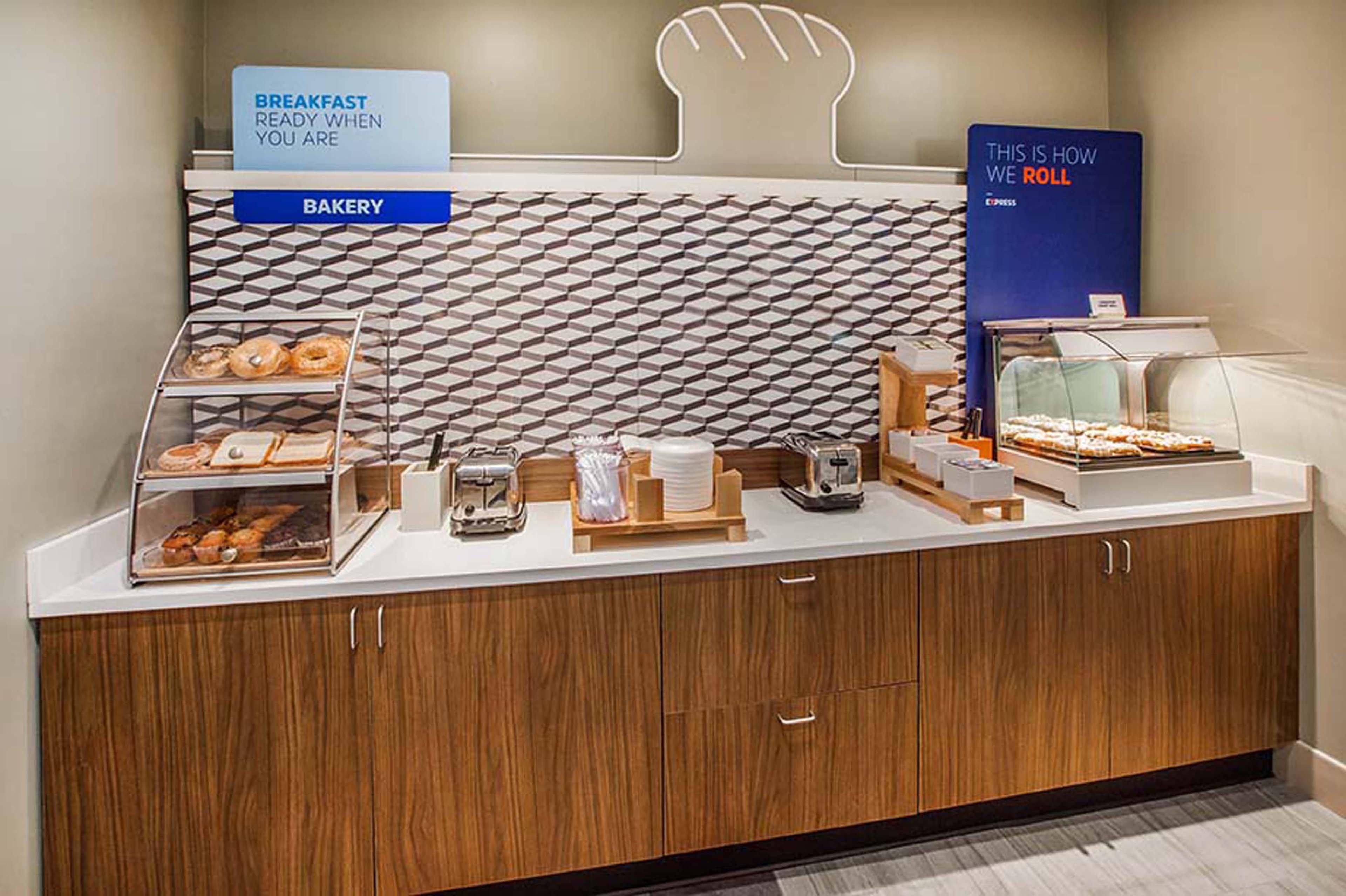 Holiday Inn Express Hotel & Suites Midlothian Turnpike By Ihg North Chesterfield Exteriör bild